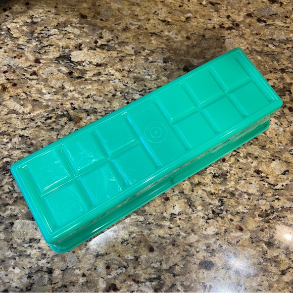 Vintage USA Tupperware Green Celery Vegetable Keeper Crisper Container 892-5 Lid - Picture 3 of 8